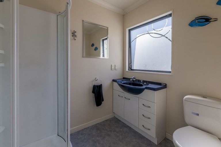 Photo of property in 7 Sunset Terrace, Waikanae Beach, Waikanae, 5036