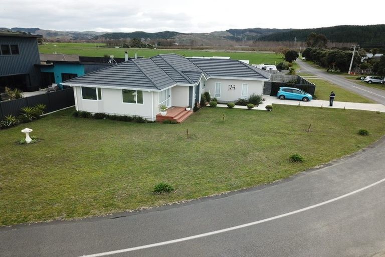 Photo of property in 140 North Shore Road, Eskdale, Napier, 4182