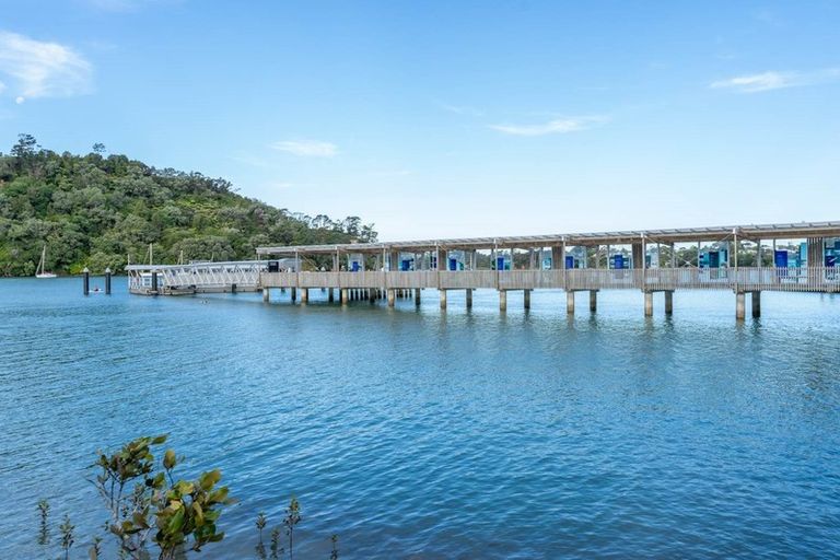 Photo of property in 32 Chaffinch Road, Hobsonville, Auckland, 0616