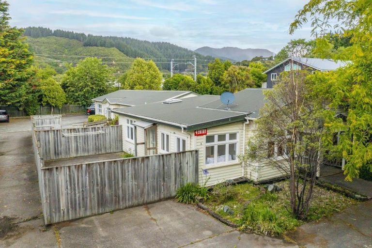 Photo of property in 84 Amohia Street, Paraparaumu, 5032