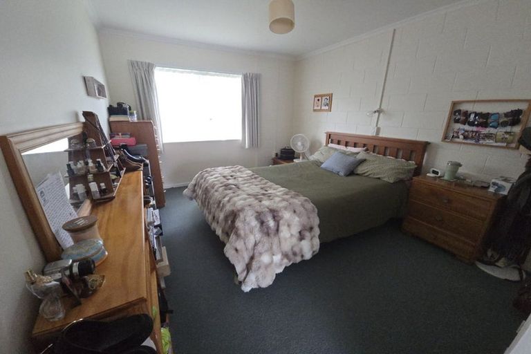 Photo of property in 16 Rimutaka Street, Paraparaumu, 5032