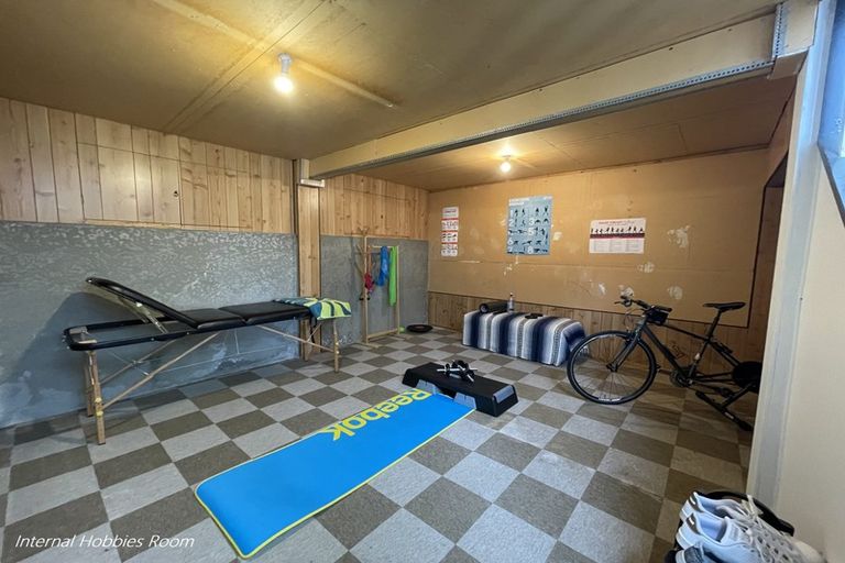 Photo of property in 16 Kaitangata Crescent, Kelson, Lower Hutt, 5010