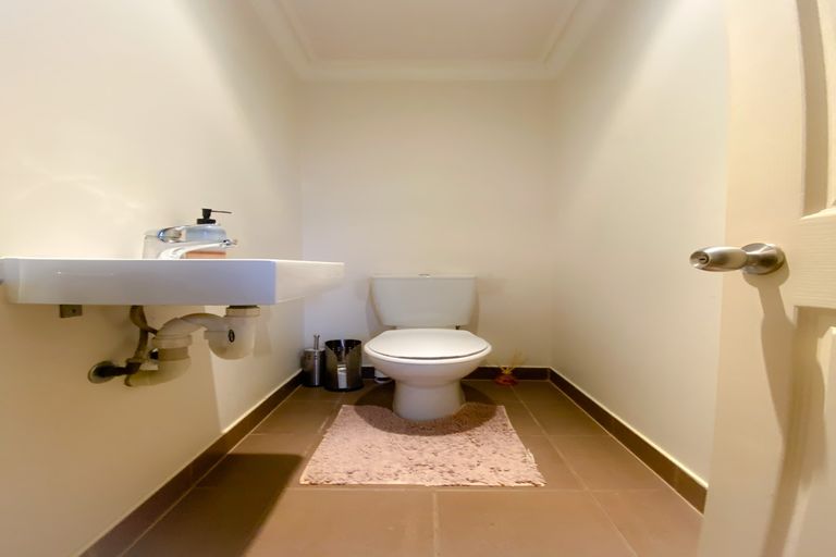 Photo of property in 27 Taupo Street, Green Bay, Auckland, 0604