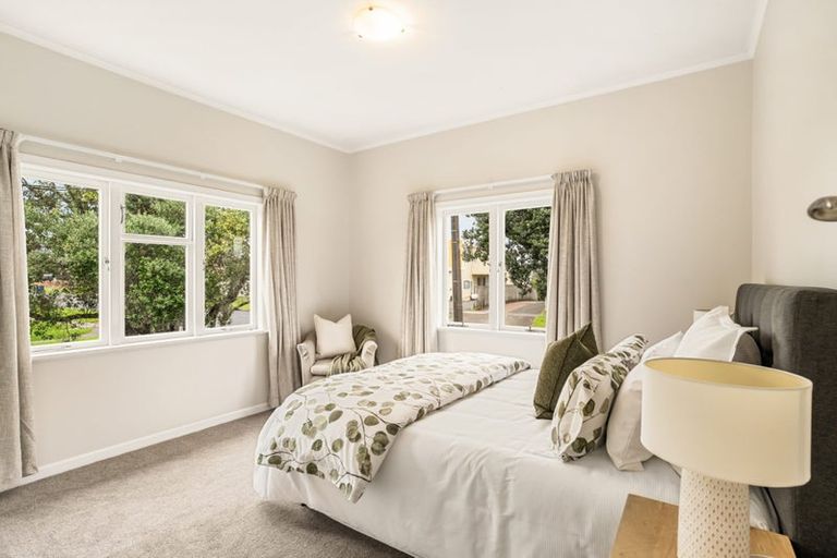 Photo of property in 56 Beach Haven Road, Beach Haven, Auckland, 0626