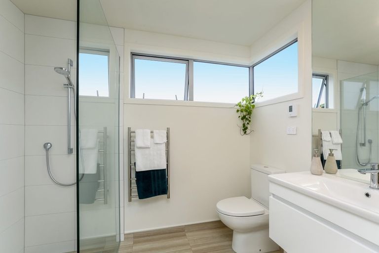 Photo of property in 4 Mackillop Way, Brooklands, New Plymouth, 4310