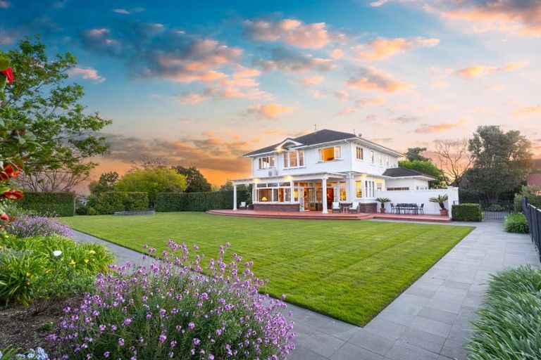 Photo of property in 4 Sierra Court, Roslyn, Palmerston North, 4414