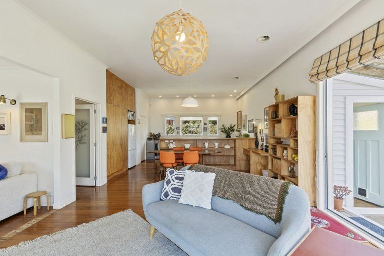 Photo of property in 5 Harris Street, Waitara, 4320