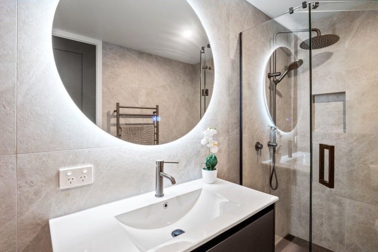 Photo of property in 10 Rushland Road, Jacks Point, 9371