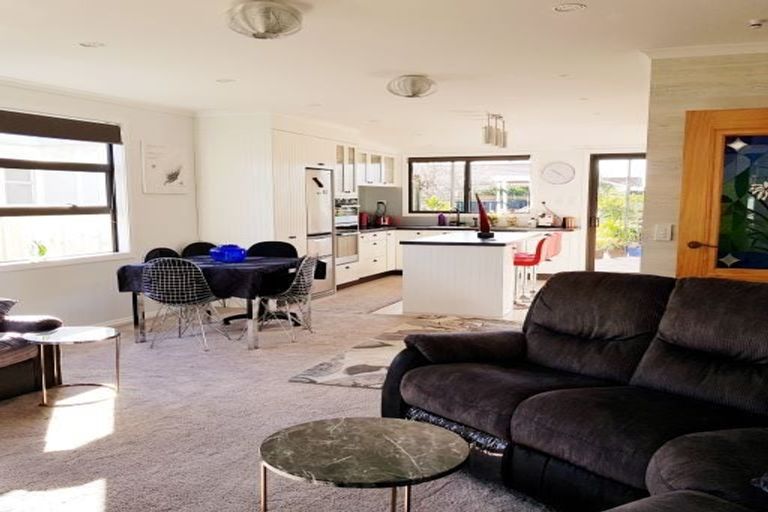 Photo of property in 17 Clinton Street, Fitzroy, New Plymouth, 4312