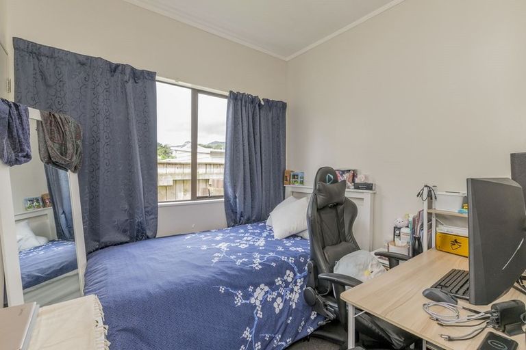 Photo of property in 35b Tiromoana Road, Raumati South, Paraparaumu, 5032