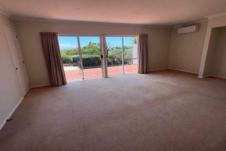 Photo of property in 3 Copperfield Terrace, Mellons Bay, Auckland, 2014