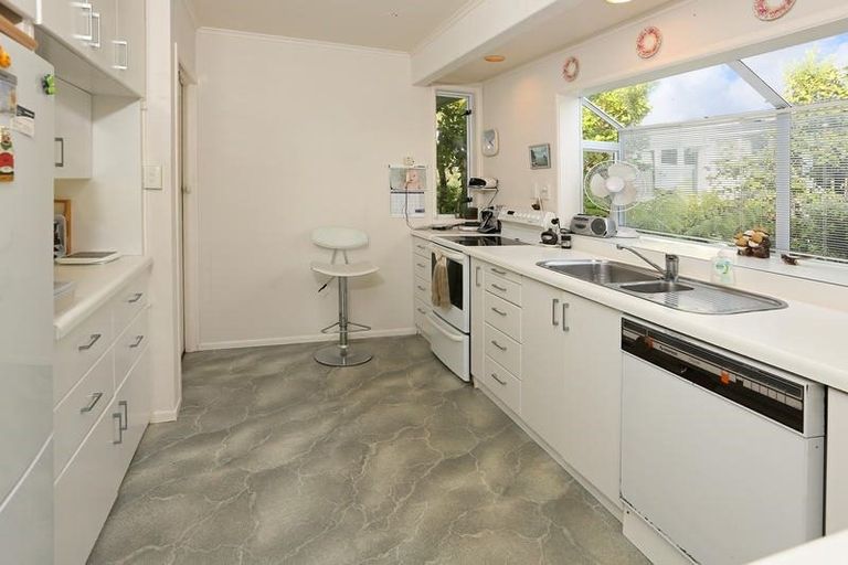 Photo of property in 53 Jaemont Avenue, Te Atatu South, Auckland, 0610