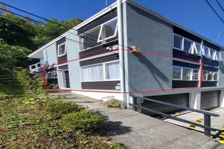 Photo of property in 1/8 Governor Road, Northland, Wellington, 6012