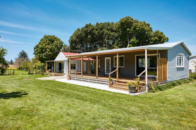 Photo of property in 32 Waihirere Domain Road, Waihirere, Gisborne, 4071