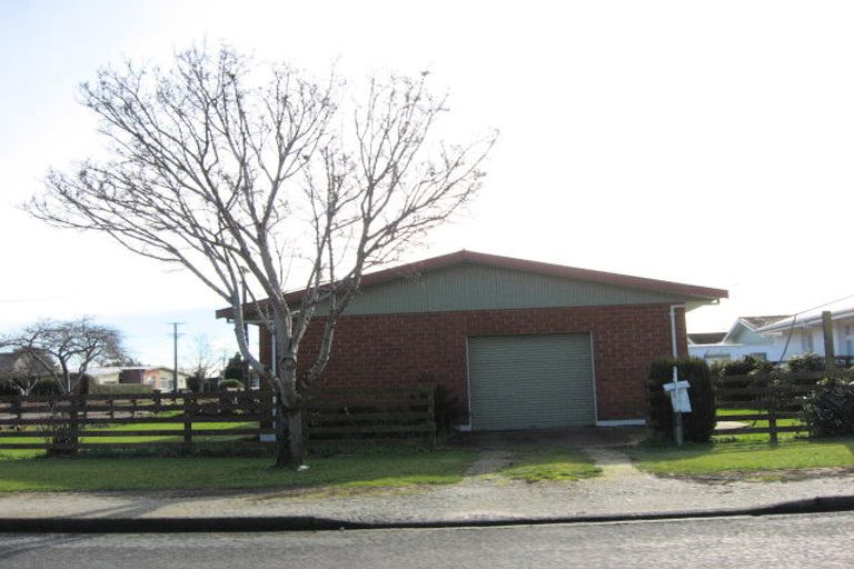 Photo of property in 30 Home Street, Winton, 9720