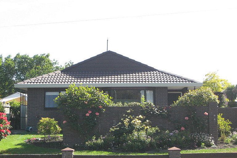 Photo of property in 1/3 Young Street, Somerfield, Christchurch, 8024