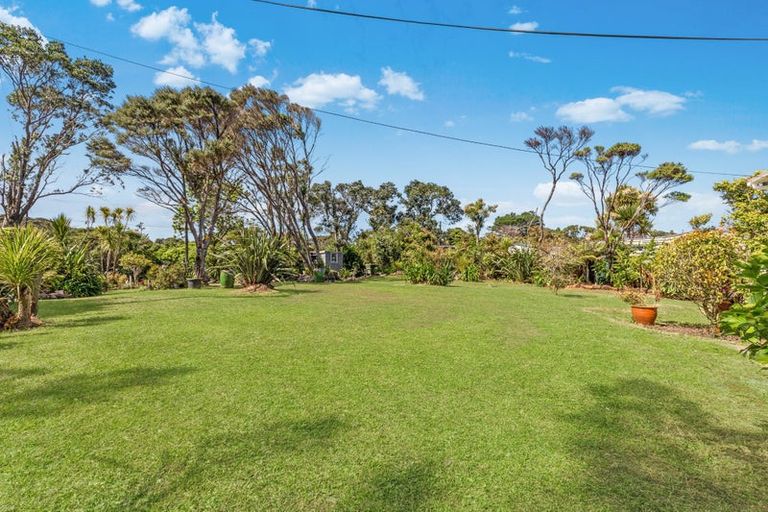 Photo of property in 13 Te Ahuahu Road, Piha, New Lynn, 0772