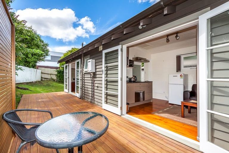 Photo of property in 3 Miles Place, Awapuni, Palmerston North, 4412