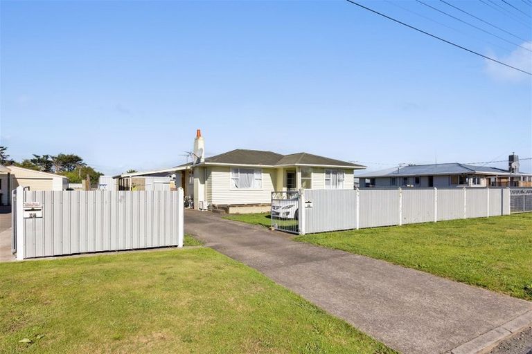 Photo of property in 25 Grey Street, Normanby, Hawera, 4614