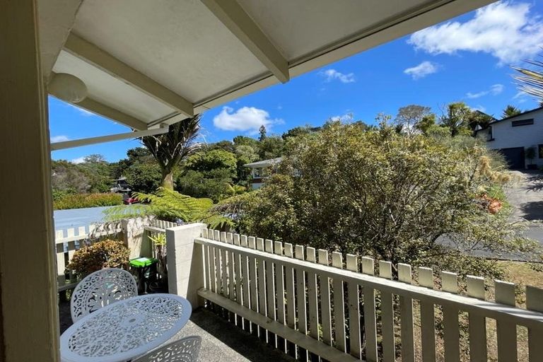 Photo of property in 4 Wyvern Place, Glenfield, Auckland, 0629