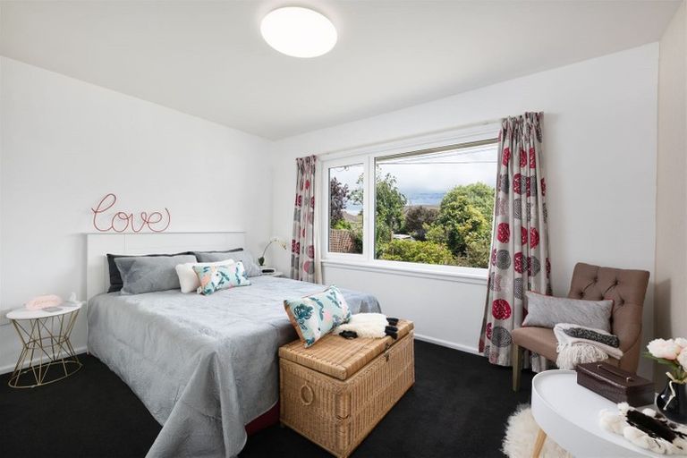 Photo of property in 18 Charlcott Street, Burnside, Christchurch, 8053