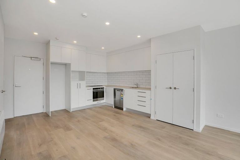 Photo of property in 207/2 Ko Street, Northcote, Auckland, 0627