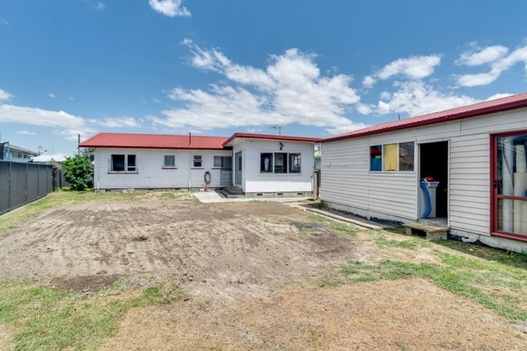 Photo of property in 3 Curling Crescent, Onekawa, Napier, 4110