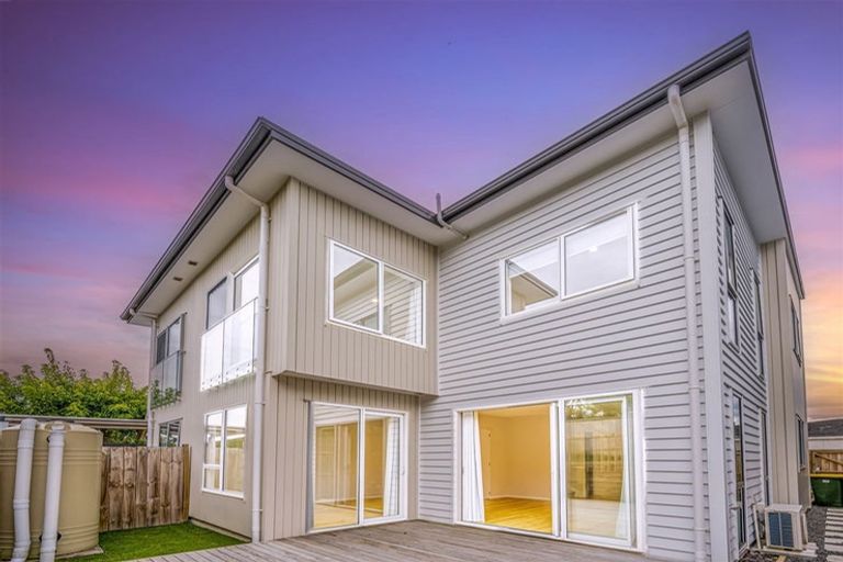 Photo of property in 71c Glenmore Road, Sunnyhills, Auckland, 2010