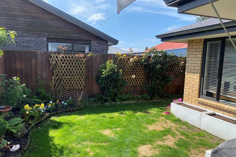 Photo of property in 2 Oakhampton Street, Hornby, Christchurch, 8042