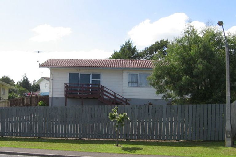 Photo of property in 45 Cedar Heights Avenue, Massey, Auckland, 0614