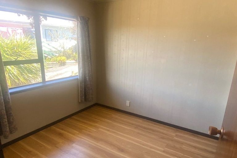 Photo of property in 2/108 Arran Road, Browns Bay, Auckland, 0630