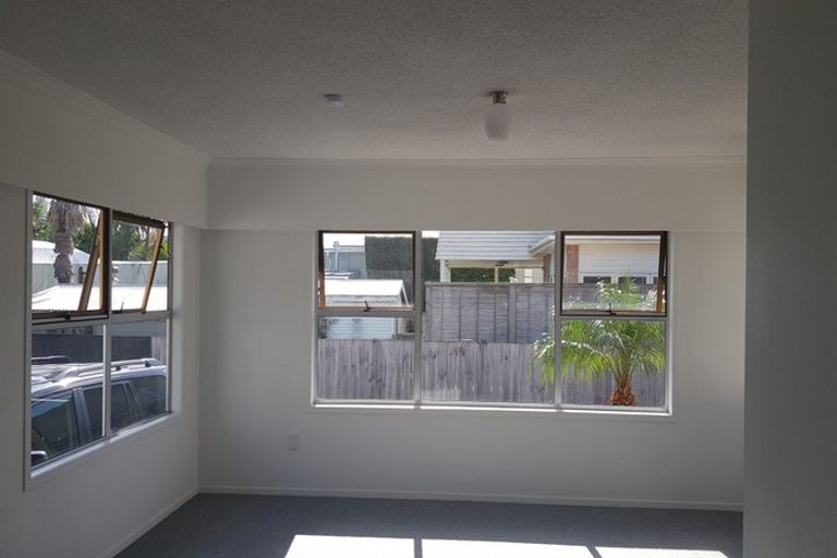 Photo of property in 2/55 Nile Road, Milford, Auckland, 0620