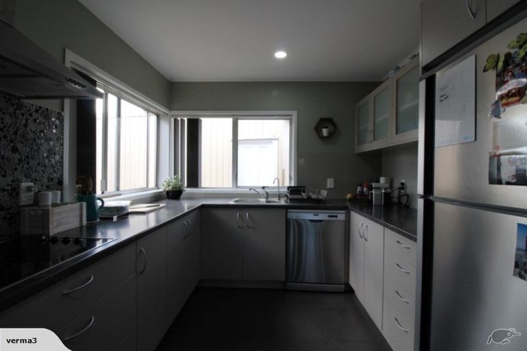 Photo of property in 9 Tatua Place, Conifer Grove, Takanini, 2112