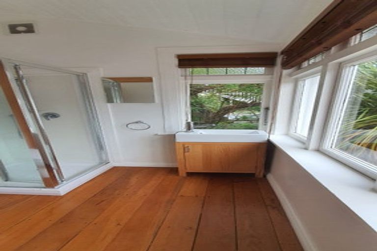 Photo of property in 24 Baden Road, Hataitai, Wellington, 6021