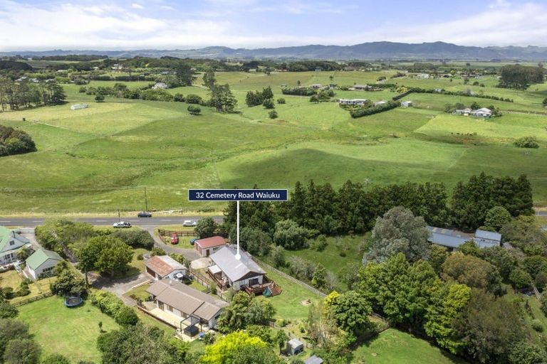 Photo of property in 32 Cemetery Road, Waiuku, 2123
