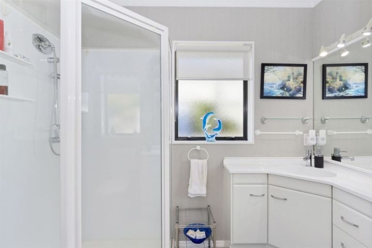 Photo of property in 60 Oteki Park Drive, Welcome Bay, Tauranga, 3112