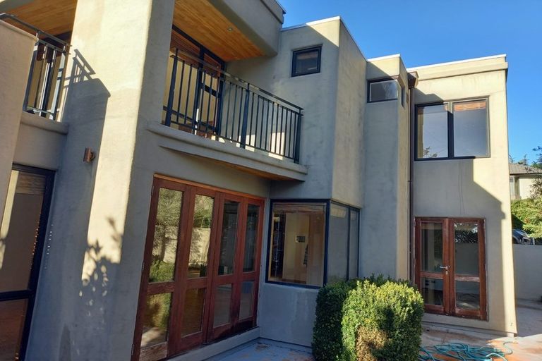 Photo of property in 8 Dalefield Drive, Cashmere, Christchurch, 8022