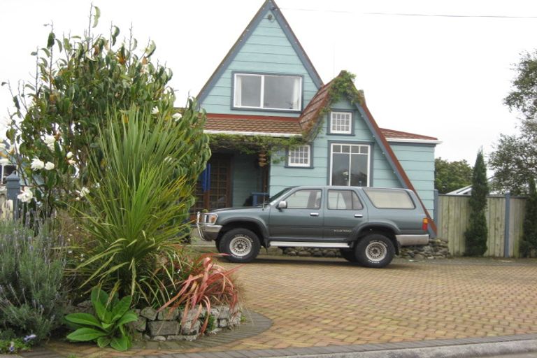 Photo of property in 22 Dunn Street, Egmont Village, 4372