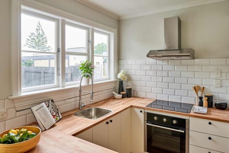 Photo of property in 48 Queen Street, Petone, Lower Hutt, 5012