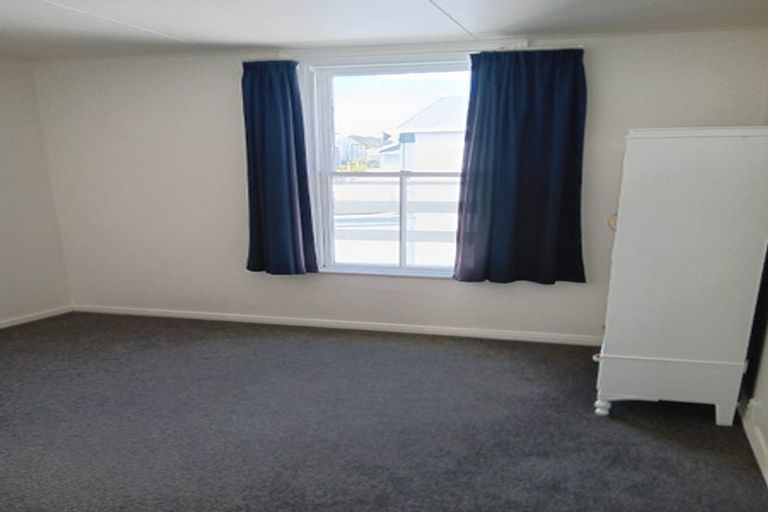 Photo of property in 22 Hawker Street, Mount Victoria, Wellington, 6011