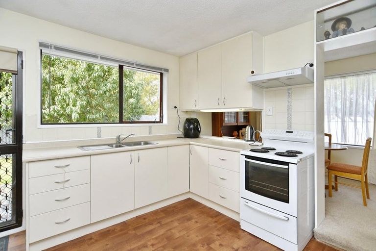 Photo of property in 1/2 James Condon Place, Redwood, Christchurch, 8051