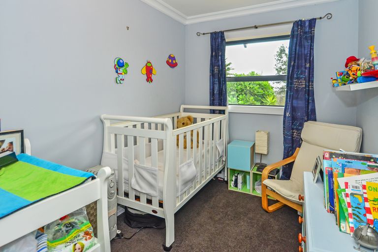 Photo of property in 20 Collingwood Road, Waiuku, 2123