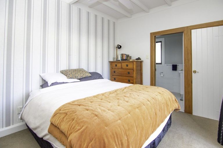 Photo of property in 12 Napier Road, Terrace End, Palmerston North, 4410