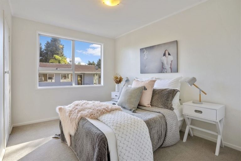 Photo of property in 18 Vonnell Place, Birkdale, Auckland, 0626