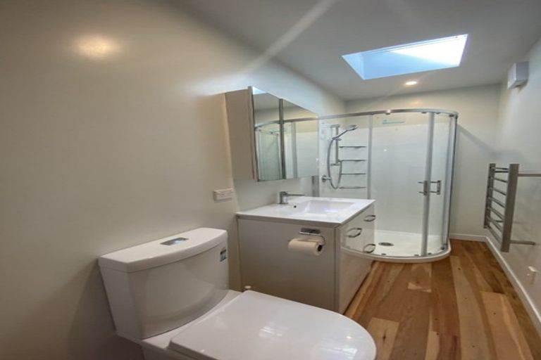 Photo of property in 17 Chatham Street, Berhampore, Wellington, 6023