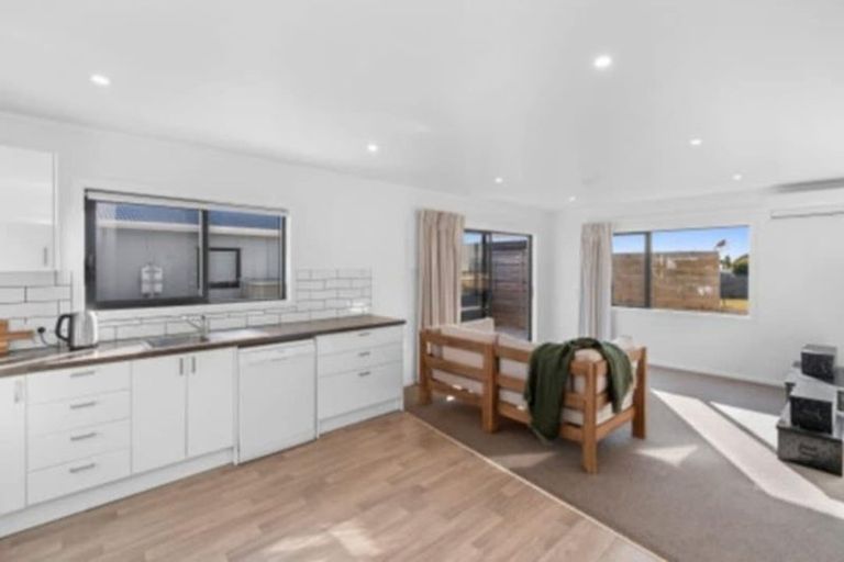 Photo of property in 27a Hinemoa Street, Levin, 5510