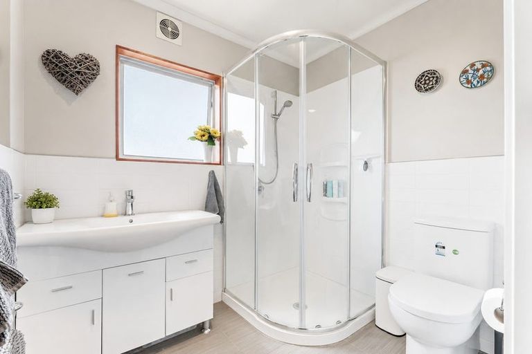 Photo of property in 33 Totara Road, Stanmore Bay, Whangaparaoa, 0932