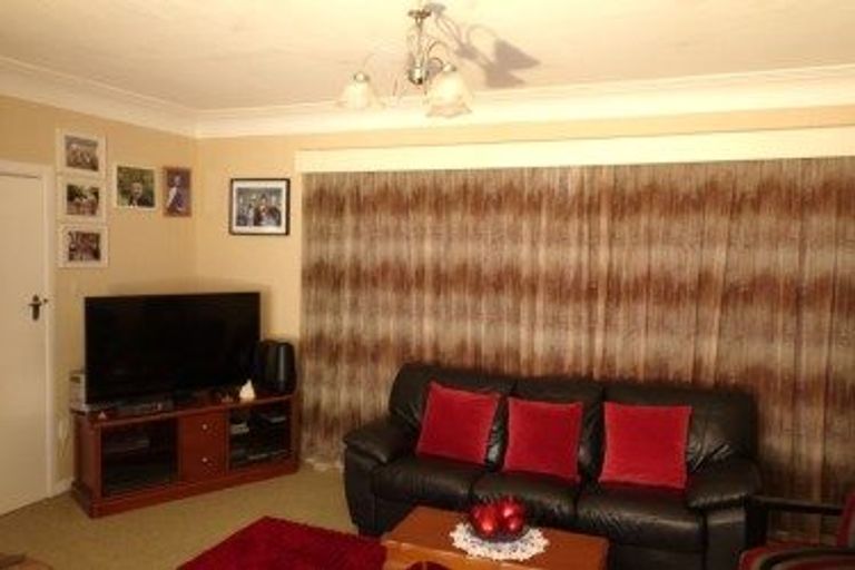 Photo of property in 1 Huia Street, Foxton Beach, Foxton, 4815