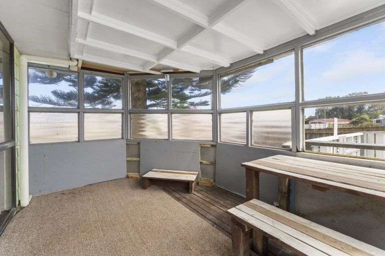 Photo of property in 15 Hewson Crescent, Otaki Beach, Otaki, 5512