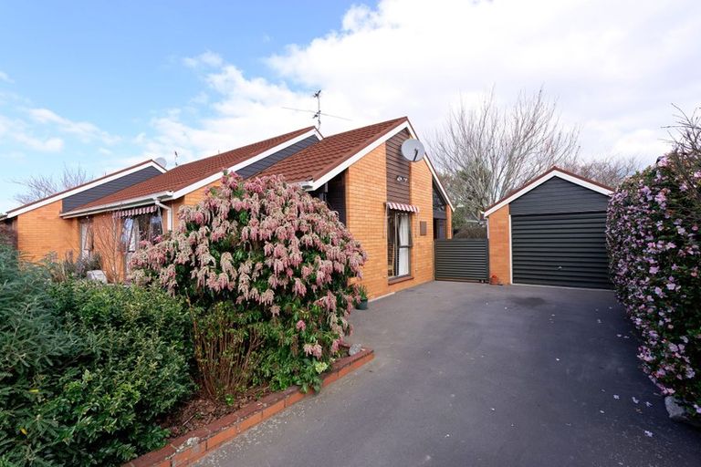 Photo of property in 6 Ostend Place, Avonhead, Christchurch, 8042